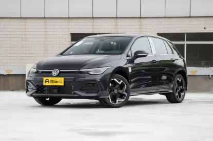 2026 VOLKSWAGEN GOLF 8 300TSI R-line 1.5T Automatique Full image 1